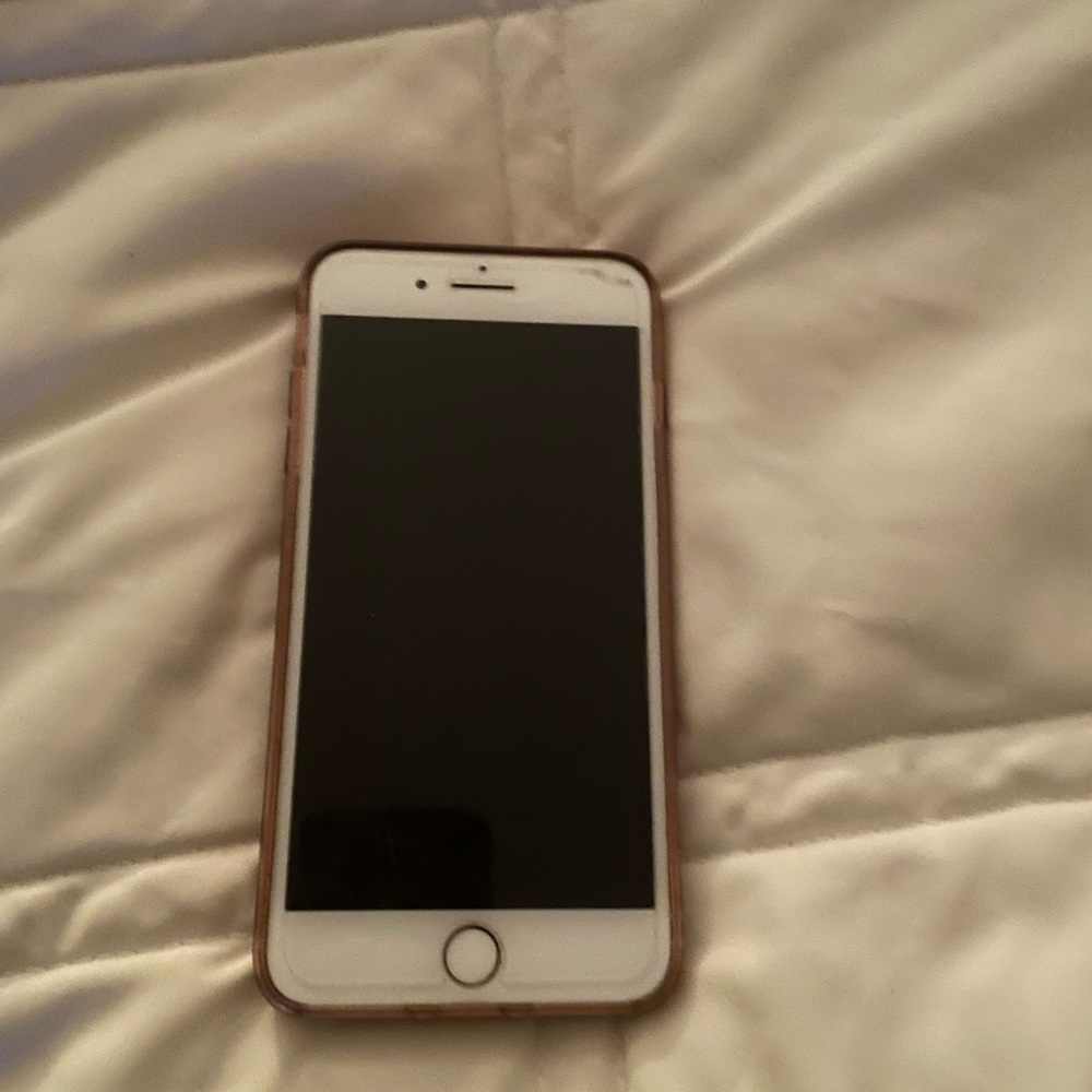 Apple iPhone 7 Plus - Picture 3 of 3